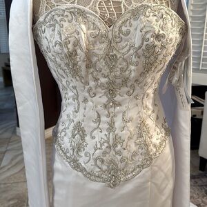 New Elegant Beaded White mermaid wedding Gown